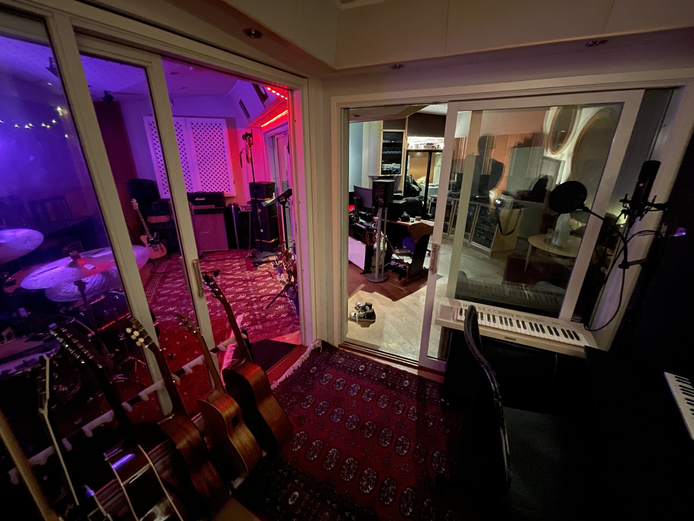 Sliding doors connecting the rooms of Studio 1