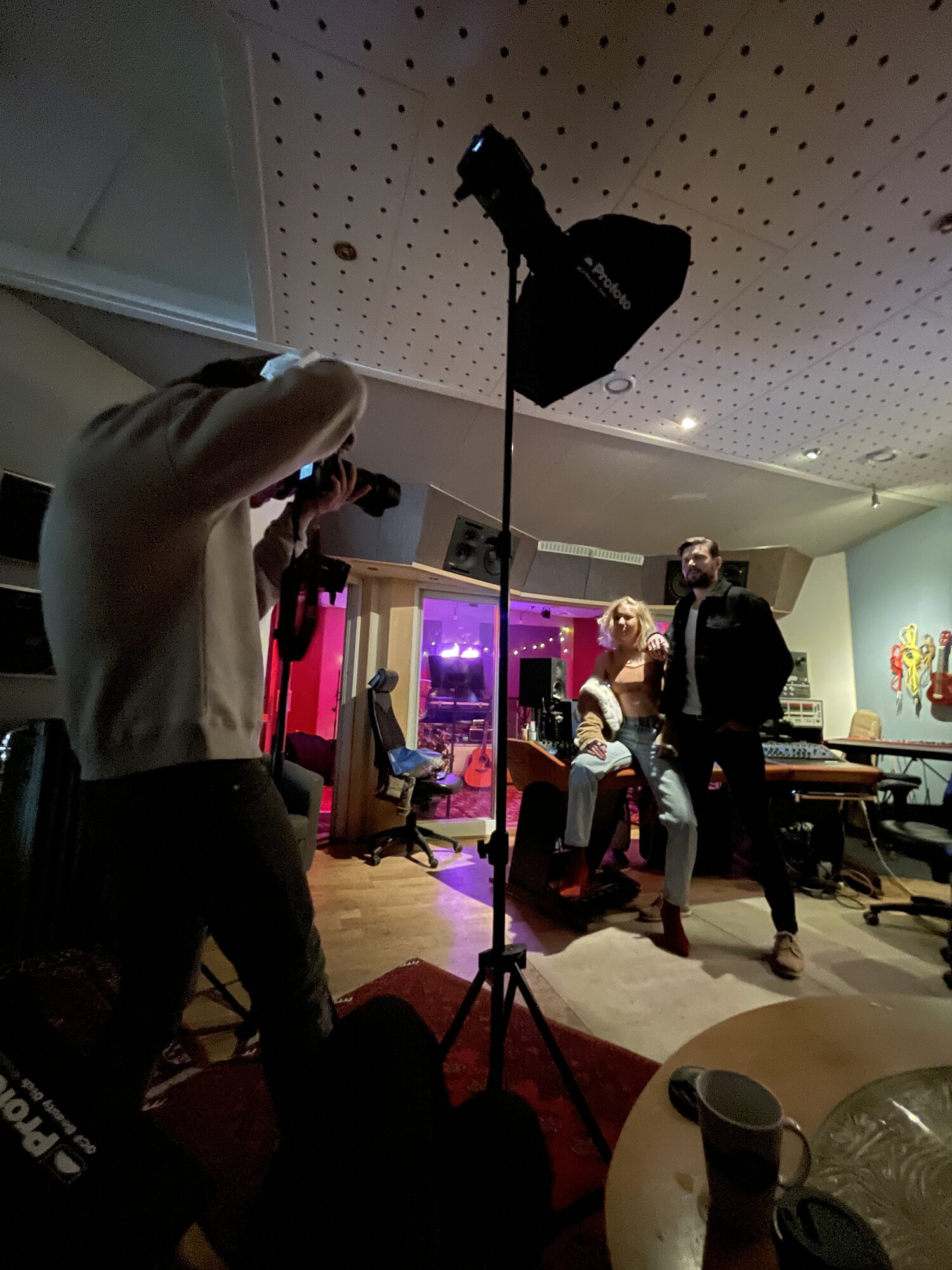 Robin and Vickan being photographed